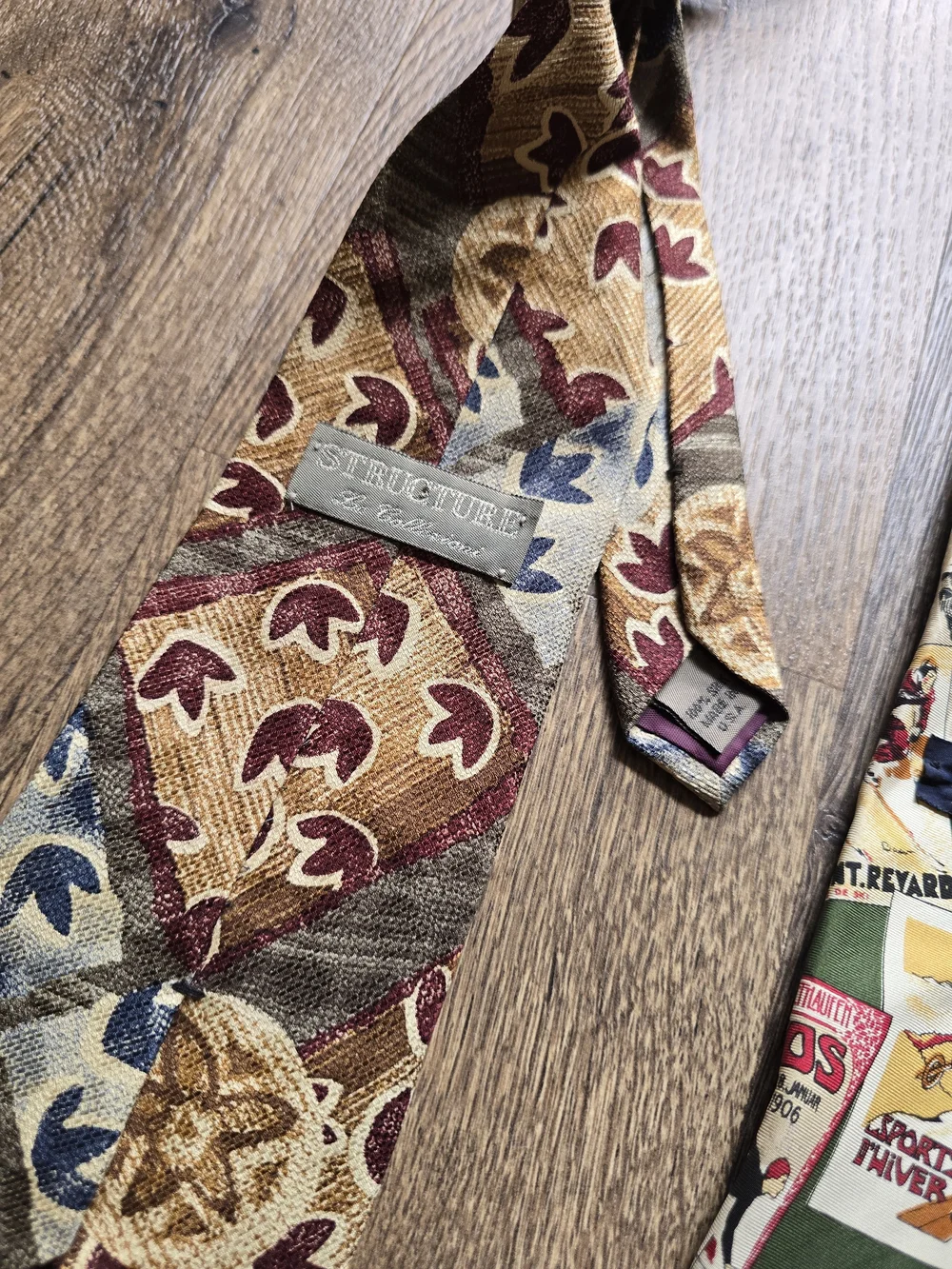 Vintage L' Atelier Structure TJW Men's Novelty Print Silk Tie